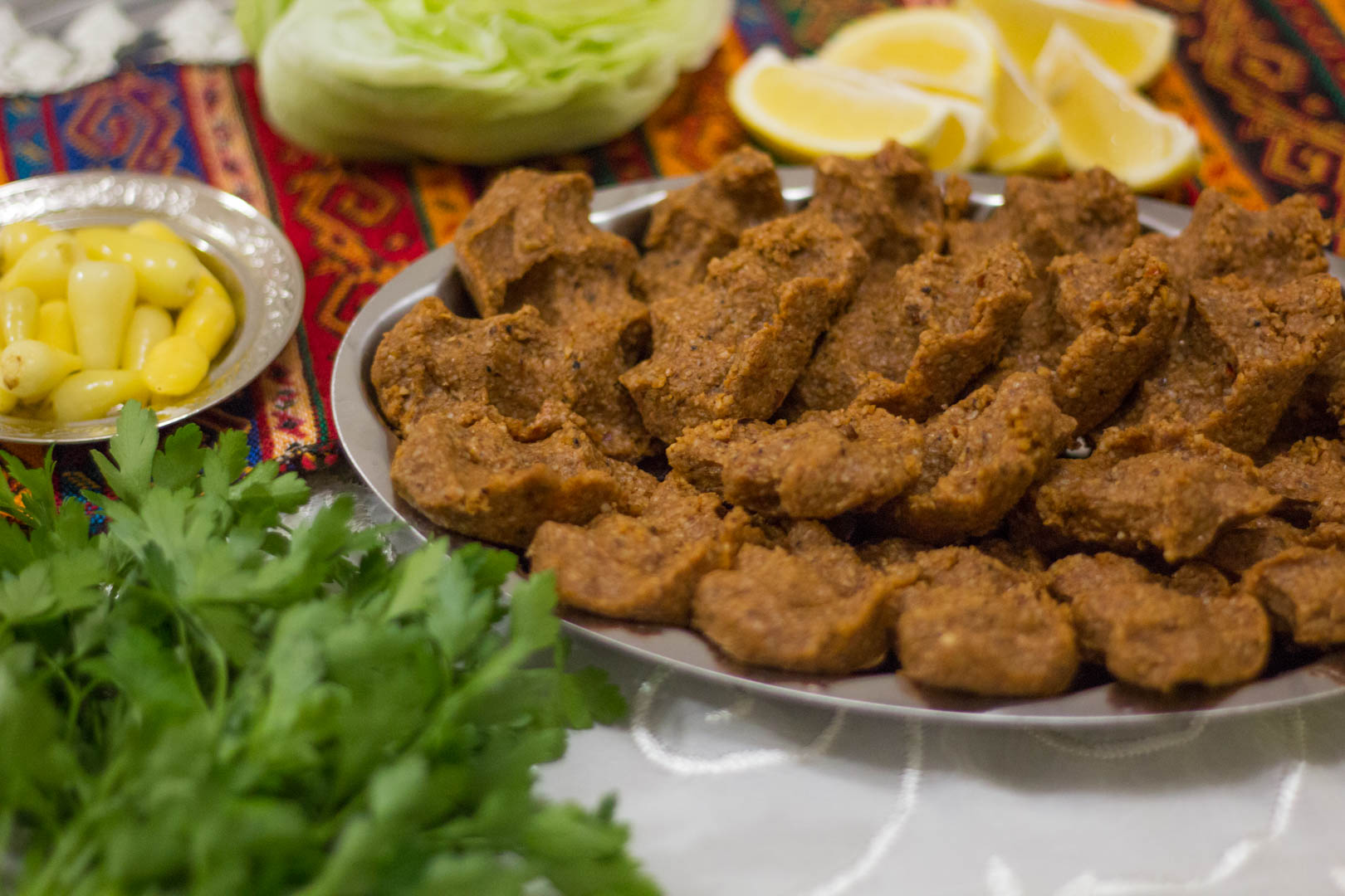 Çiğ köfte, cig kofte, billig tyrkisk mad, tyrkiske retter man skal smage, mad fra Tyrkiet, tyrkisk fast food, vegansk mad fra Tyrkiet, tyrkiet veganer mad