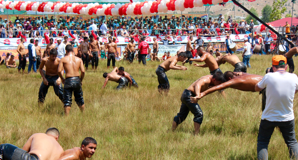 olie brydning alanya, Gökbel, oliefightning, festival alanya, alanya olie brydning