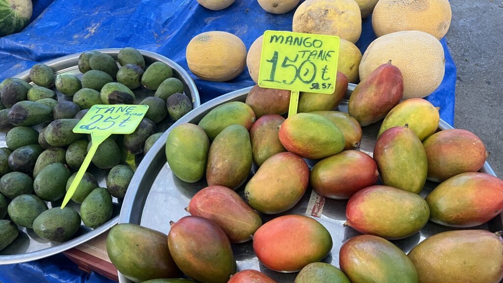 Juli måned bazar, marked i Alanya juli, hvad kan man købe på Alanya bazar, hvor finder man Alanyas frugt marked, frugt i Alanya, Juli i Alanya, hvad er på sæson i juli, frugt og grønt bazar i Alanya