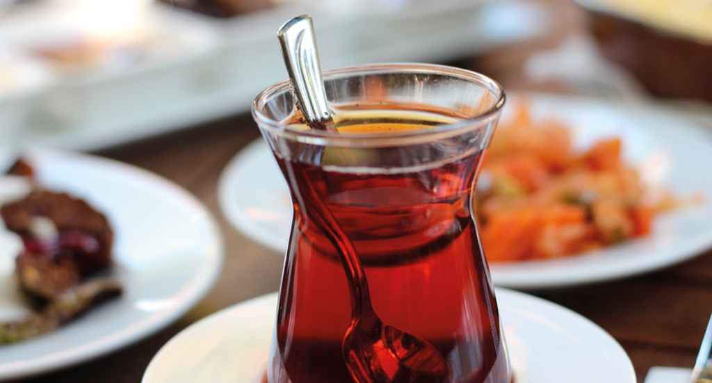 fakta om tyrkisk te, baggrunden for tyrkisk te, cay på tyrkisk, hvad drikker man i Tyrkiet, nationaldrikken i Tyrkiet,