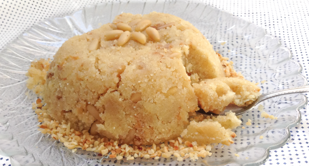 Irmik helvasi, tyrkisk semulje dessert, tyrkisk dessert, tyrkisk irmik helvasi, semulje dessert, mad fra Tyrkiet, tyrkisk opskrifter