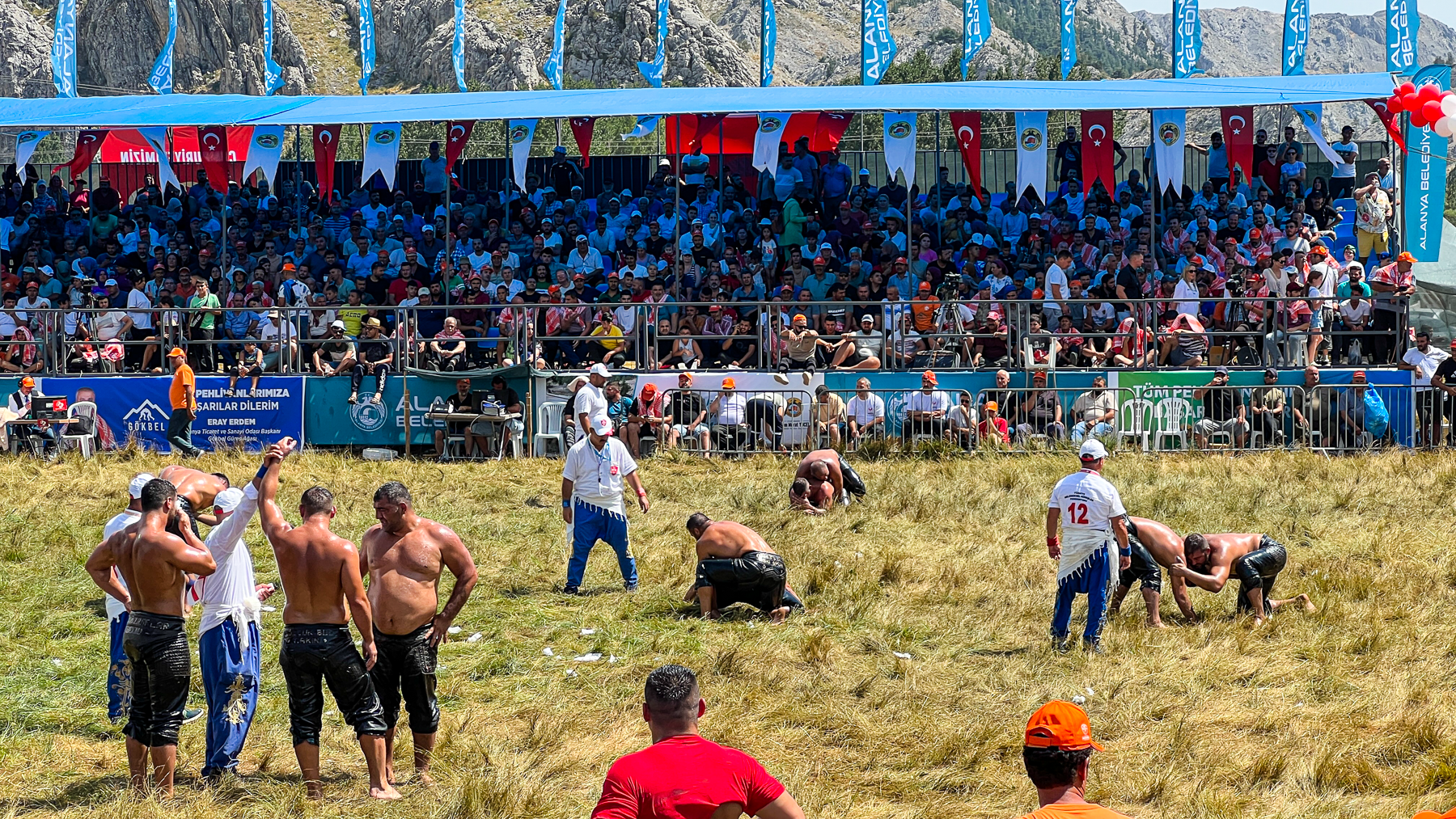 Tyrkisk brydning, sports i Tyrkiet, oliebrydning Alanya, Gökbel festival, oliefightning, festival alanya, alanya oliebrydning, Alanya festivaler, sportsbegivenheder i Tyrkiet, historiske sportsgrene, unikke sportsgrene