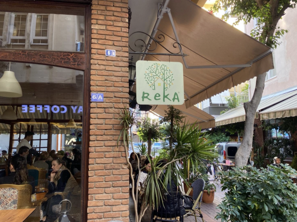 reka cafe, reka, kaffe og kage, god kaffe, cappuchino, latte, hjemmelavede kager, kaffebarer i alanya, what to do in alanya