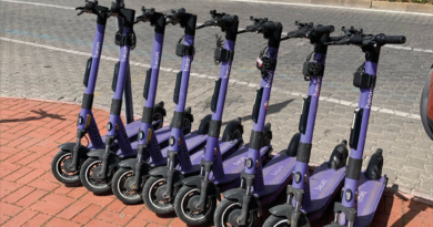 Beam løbehjul i alanya, beam løbehjul, transport, lilla beam, elektrisk løbehjul, grønt alternativ, bæredygtig løbehjul, Beam elektriske løbehjul i Alanya, el-løbehjul til leje i Alanya, grøn transport i Tyrkiet, elektriske scootere i Alanya, bæredygtig bytransport, oplevelser i Alanya, moderne mobilitet i Tyrkiet, nem transport for turister, app-baseret løbehjulsudlejning, miljøvenlig sightseeing i Alanya, smart transportløsning i ferieby, Beam Mobility Tyrkiet, elektriske løbehjul langs kysten, hurtig og fleksibel transport i Alanya, transporttips til Alanya.