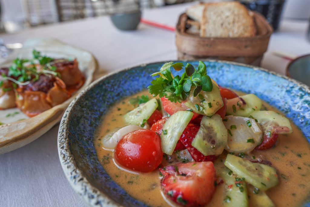 Scallop Ceviche, Forret Scallop Ceviche, En Vie Beach restaurant i Alanya, En Vie Beach Scallop Ceviche, forretter på En Vie Beach, Bedste restauranter i Alanya, En Vie Beach Alanya smagsoplevelser, En Vie Beach restaurant, Bedste restauranter i Alanya, bedste spisesteder i Alanya, Alanya strand restauranter, oplevelser i Alanya, En Vie beach menu
