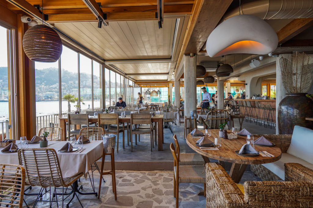 romantisk middag i Alanya, En Vie Beach restaurant i Alanya, must-visit restaurant ved Kleopatra-stranden, Retter på En Vie Beach, Bedste restauranter i Alanya, En Vie Beach Alanya smagsoplevelser, En Vie Beach restaurant, Bedste restauranter i Alanya, bedste spisesteder i Alanya, Alanya strand restauranter, oplevelser i Alanya, En Vie beach menu