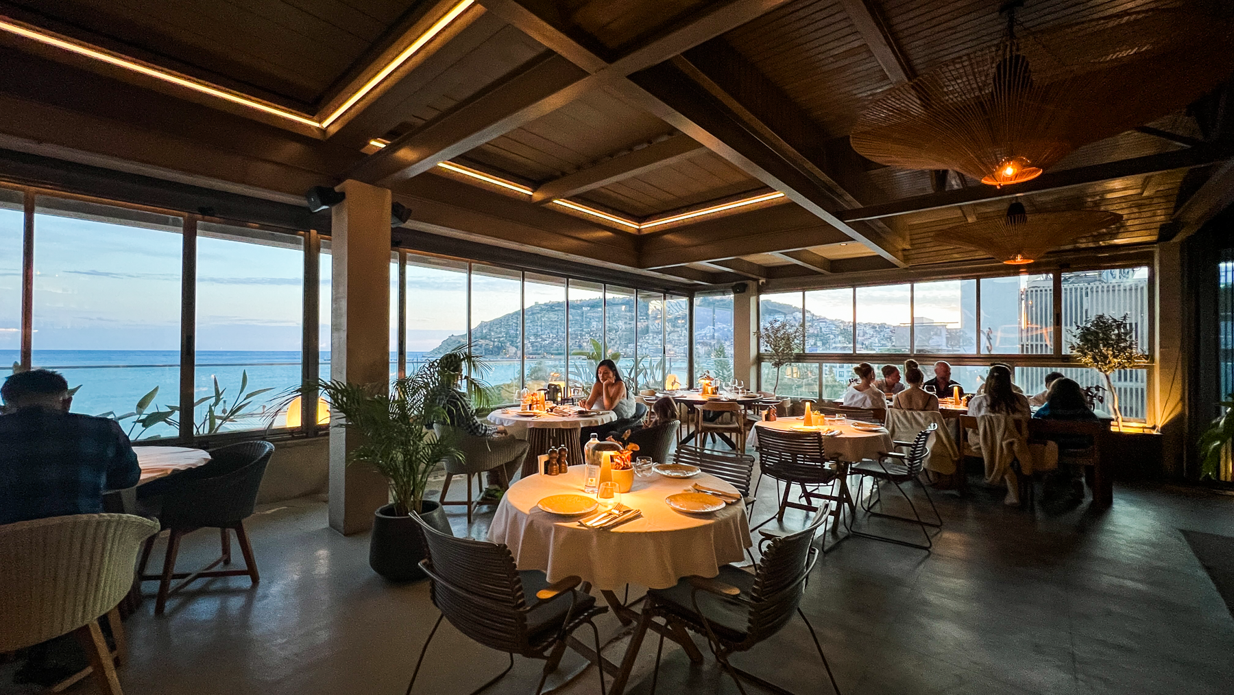 Nabucco italiensk restaurant i Alanya, autentisk italiensk autentisk italiensk køkken midt i Alanya, Nabuccos menukort, Nabucco italiensk restaurant i Alanya, Alanyas bedste spisesteder, autentisk italiensk køkken i Alanya, rooftop-restaurant i Alanya, must-visit restaurant i Alanya for elskere af italiensk mad, Alanya restaurant anmeldelse