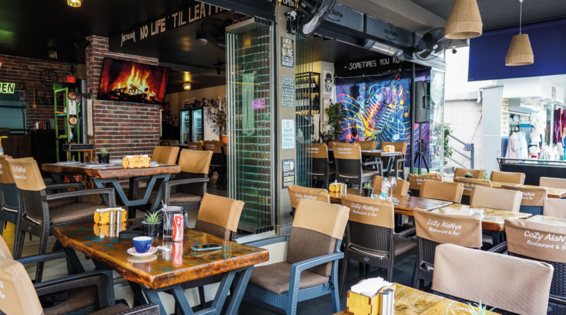 Restaurant Cozy Alanya, Cozy Restaurant Alanya, Cozy Damlataş, restaurant i Alanya centrum, tyrkisk restaurant Alanya, norsk-talende restaurant Alanya, live musik restaurant Alanya, smørrebrød Alanya, vegetar restaurant Alanya, vegansk mad Alanya, glutenfri mad Alanya, hyggelig restaurant Alanya, tyrkisk mad med skandinavisk twist, Cozy Alanya anmeldelse, anbefalet restaurant i Alanya, spisested nær Damlataş, skandinavervenlig restaurant Alanya.